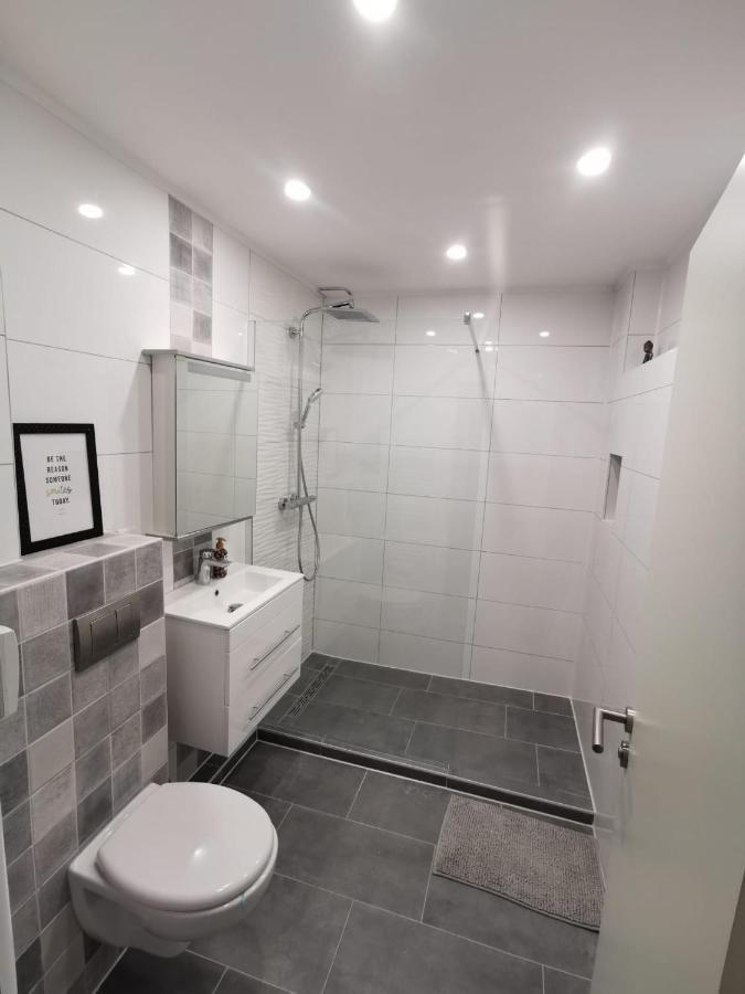 Frisch Sanierte Ferienwohnung 2 Min Vom Suedstrand - Balkon - Pay Tv Wilhelmshaven Ngoại thất bức ảnh